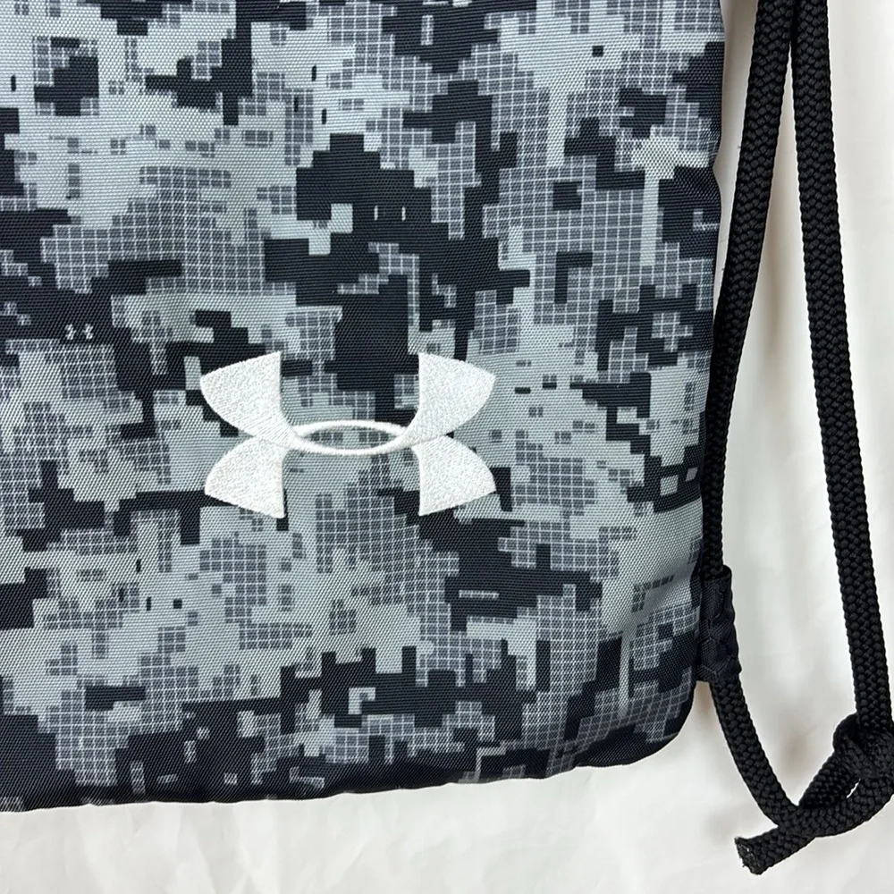 OVERSIZED Under Armour Drawstring Bag 16